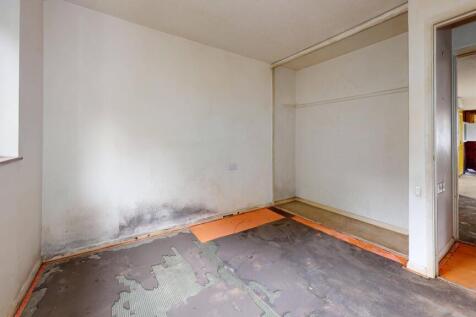 Flat 31, Cotton Avenue, Acton, London, W3 6YE