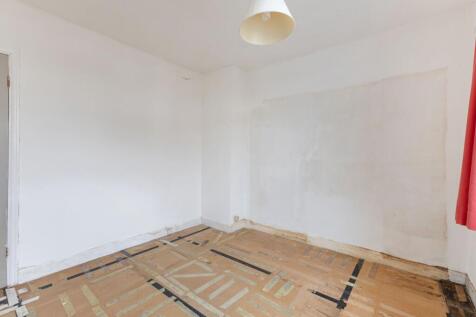 56 Langley Crescent, Harlington, Hayes, UB3 5HN