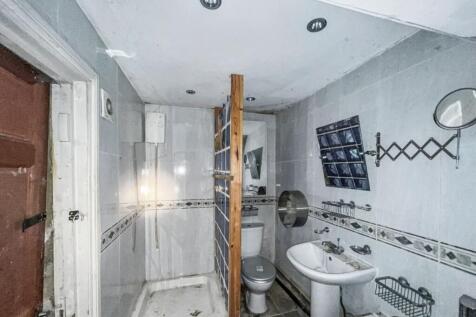 Upper and Lower Flat, 20 Fernham Road, Thornton Heath CR7 8JD