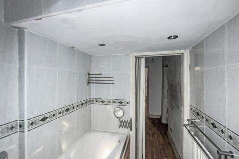 Upper and Lower Flat, 20 Fernham Road, Thornton Heath CR7 8JD