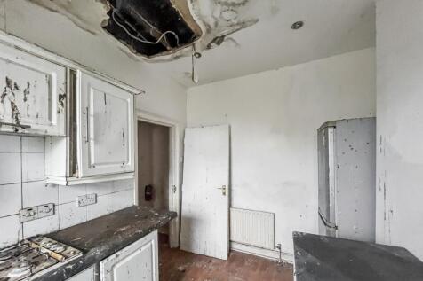 Upper and Lower Flat, 20 Fernham Road, Thornton Heath CR7 8JD