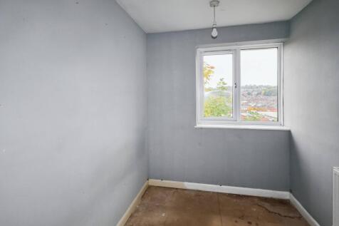 72 Whiteways Grove, Sheffield, South Yorkshire, S4 8FL