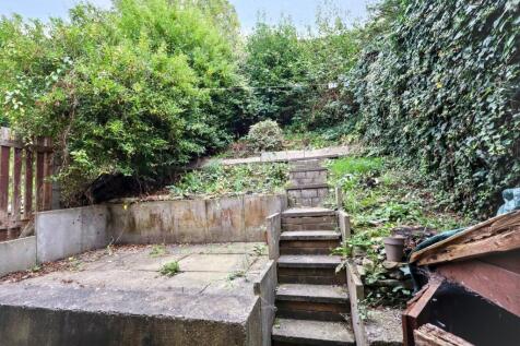 72 Whiteways Grove, Sheffield, South Yorkshire, S4 8FL