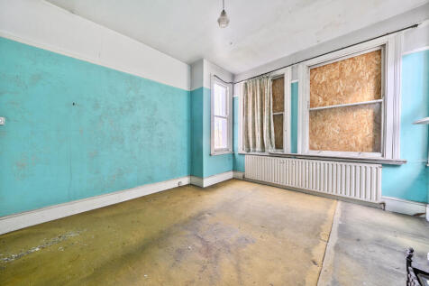 79 Bromley Road, Catford, London, SE6 2UF