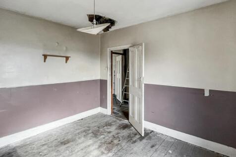 138 Old Road, Dartford, Kent, DA1 4DY