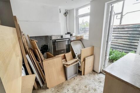 138 Old Road, Dartford, Kent, DA1 4DY