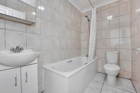 2 Meadow Close, Enfield, EN3 5PE