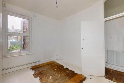 Flat A, 52 Ernald Avenue, East Ham, London, E6 3AL