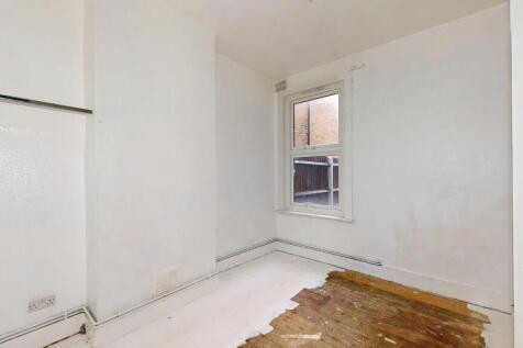 Flat A, 52 Ernald Avenue, East Ham, London, E6 3AL
