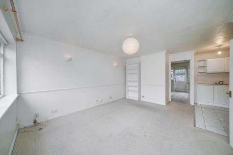 81 Willowhayne Drive, Walton-on-Thames, KT12 2NP