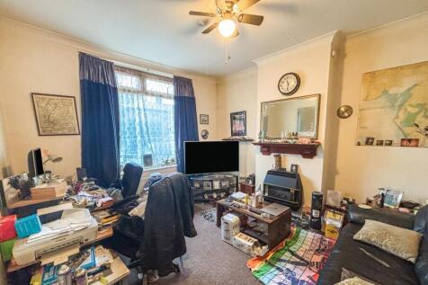 6 Walnut Avenue, Wigan WN1 3XE