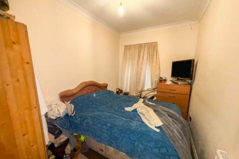 6 Walnut Avenue, Wigan WN1 3XE