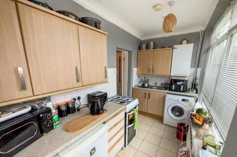 8 Walnut Avenue, Wigan WN1 3XE