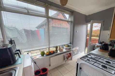 8 Walnut Avenue, Wigan WN1 3XE