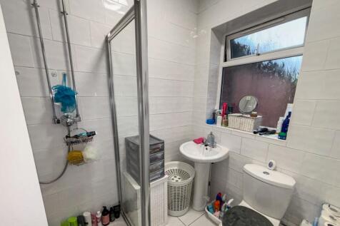 8 Walnut Avenue, Wigan WN1 3XE