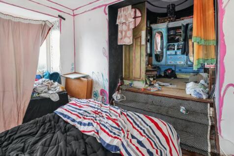 Flat 7, Florence Court, Eastern Esplanade, Cliftonville, Margate, Kent, CT9 2JD