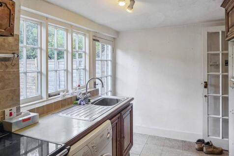 2 The Green, Bisham, Marlow SL7 1RY