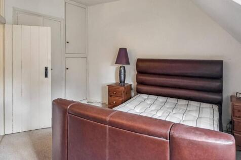 2 The Green, Bisham, Marlow SL7 1RY