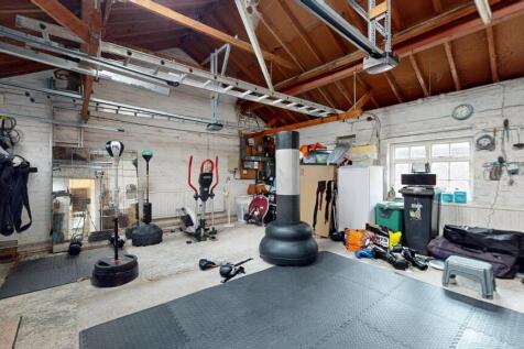 Sowberry Court, Moulsford, Wallingford, Oxfordshire OX10 9JG