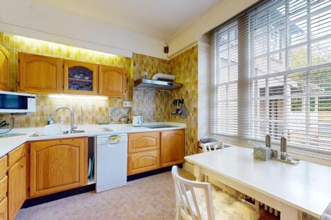 Sowberry Court, Moulsford, Wallingford, Oxfordshire OX10 9JG