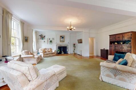 Sowberry Court, Moulsford, Wallingford, Oxfordshire OX10 9JG