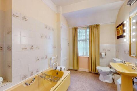 Sowberry Court, Moulsford, Wallingford, Oxfordshire OX10 9JG