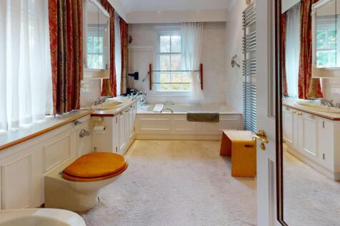 Sowberry Court, Moulsford, Wallingford, Oxfordshire OX10 9JG