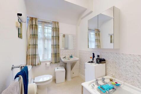 Sowberry Court, Moulsford, Wallingford, Oxfordshire OX10 9JG