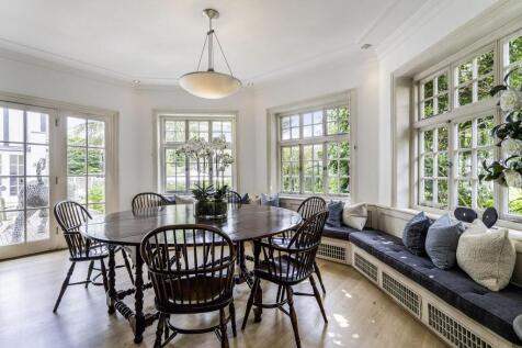 Doannee House, Fishery Road, Bray, Berkshire, SL6 1UN