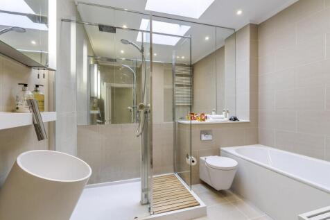 Doannee House, Fishery Road, Bray, Berkshire, SL6 1UN