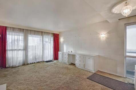 53 The Bowls, Chigwell, Essex, IG7 6ND