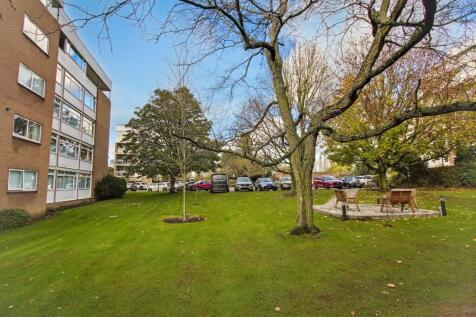 53 The Bowls, Chigwell, Essex, IG7 6ND