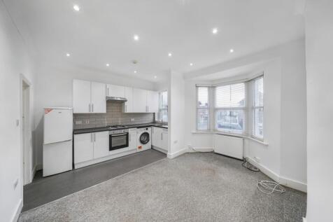 First Floor Flat, 47a Lower Boston Road, Hanwell, London, W7 3TP