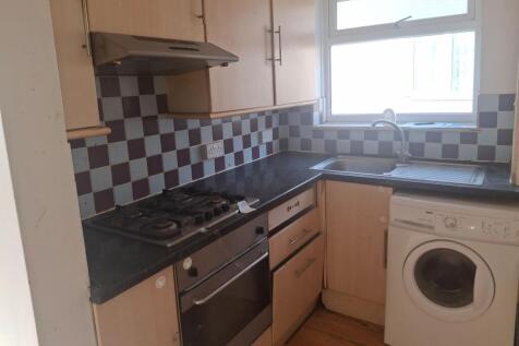 First Floor Flat, 18 Melmore Gardens, Cirencester, Gloucestershire, GL7 1NR