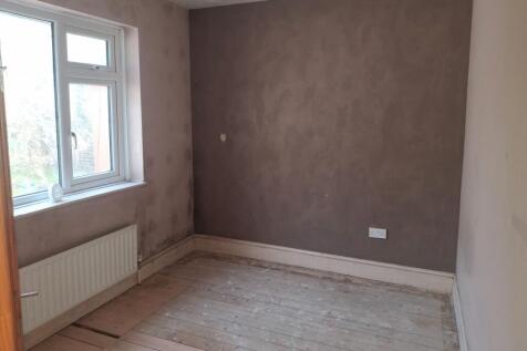 First Floor Flat, 18 Melmore Gardens, Cirencester, Gloucestershire, GL7 1NR