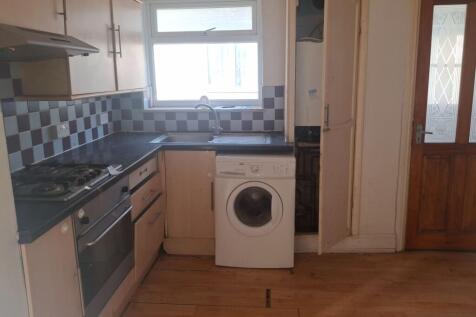 First Floor Flat, 18 Melmore Gardens, Cirencester, Gloucestershire, GL7 1NR