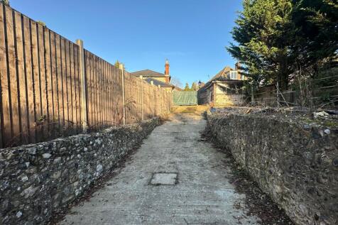 22 Marlpit Lane, Coulsdon, Croydon, CR5 2HB