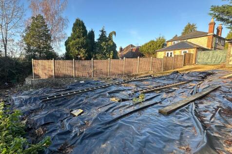 22 Marlpit Lane, Coulsdon, Croydon, CR5 2HB