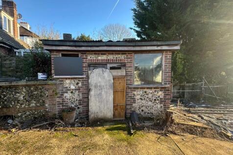 22 Marlpit Lane, Coulsdon, Croydon, CR5 2HB