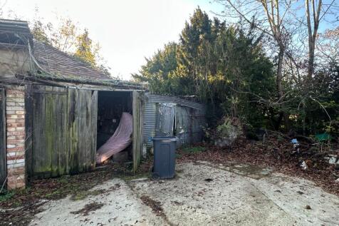 22 Marlpit Lane, Coulsdon, Croydon, CR5 2HB