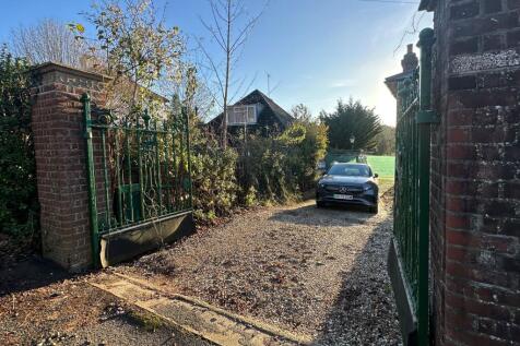 22 Marlpit Lane, Coulsdon, Croydon, CR5 2HB