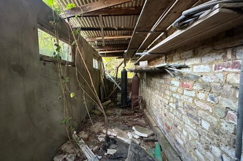 22 Marlpit Lane, Coulsdon, Croydon, CR5 2HB