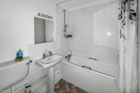 Flat B, 6 Palmerston Road, Forest Gate, London E7 8BH