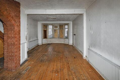 11 The Rise, Palmers Green, London N13 5LF