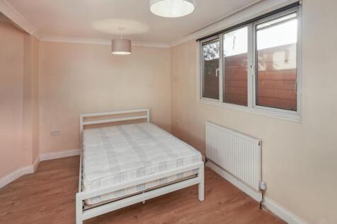 Rear Bungalow, 2 Meadow Close, Enfield, London, EN3 5PE