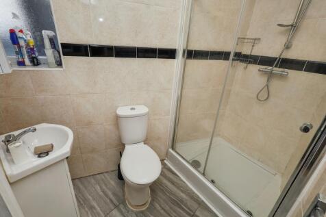 Rear Bungalow, 2 Meadow Close, Enfield, London, EN3 5PE