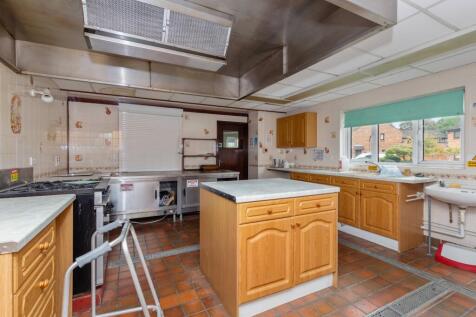 Verdon Court, Bishops Orchard, Farnham Royal, Slough SL2 3AB