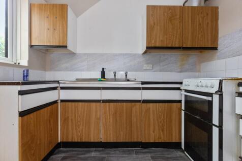 Verdon Court, Bishops Orchard, Farnham Royal, Slough SL2 3AB