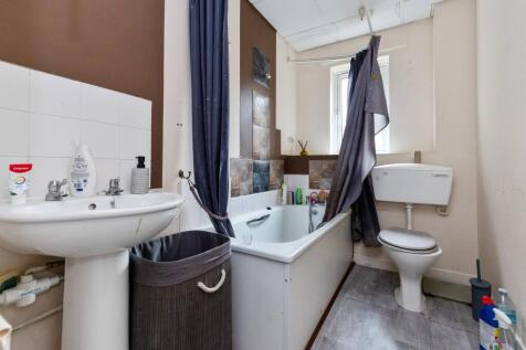 Verdon Court, Bishops Orchard, Farnham Royal, Slough SL2 3AB