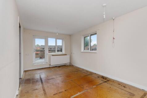 Verdon Court, Bishops Orchard, Farnham Royal, Slough SL2 3AB